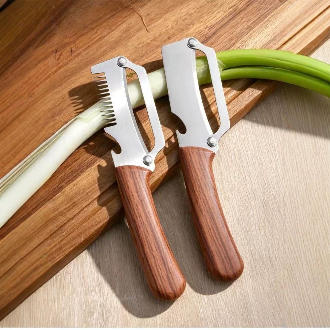 🔥Last day! Buy one, get one free—buy more, get more—wooden-handled julienne peeler!🔥