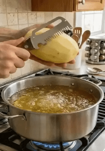 🔥Last day! Buy one, get one free—buy more, get more—wooden-handled julienne peeler!🔥